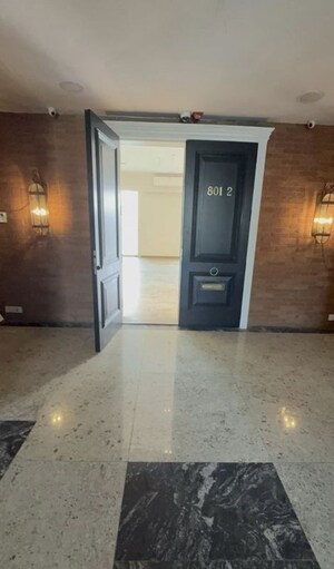 Room in 4 BHK Apartment at Windsor Grande Residences, Andheri West – for Rent