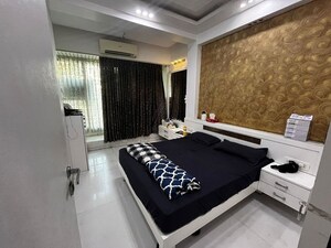 Bedroom in 2 BHK Apartment at Ekta Heights Khar West, Khar West – for Rent