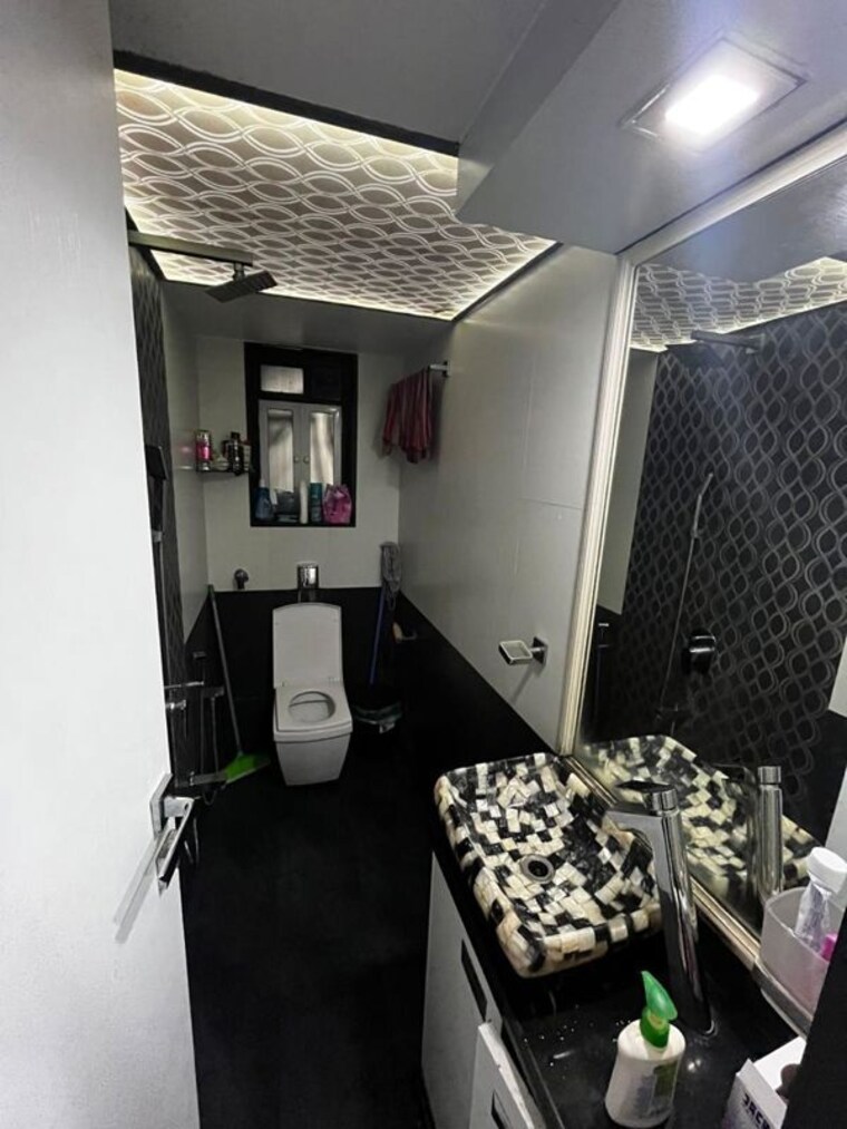 Bathroom, ekta-heights-khar-west 2 Bedroom 800 Sq.Ft. Apartment In Khar West Mumbai 10408028
