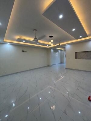 Room in 3 BHK Builder Floor at Palam Vihar Residents Association, Palam Vihar – for Rent