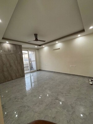 Room in 3 BHK Builder Floor at Palam Vihar Residents Association, Palam Vihar – for Rent