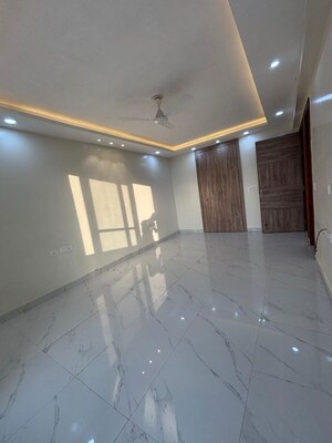 Balcony in 3 BHK Builder Floor at Palam Vihar Residents Association, Palam Vihar – for Rent