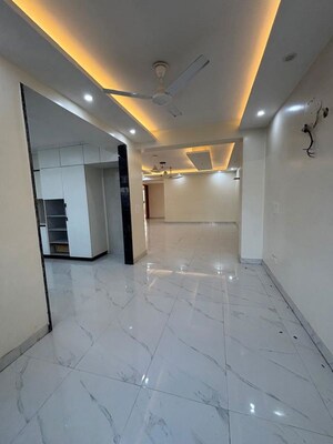 Building Lobby in 3 BHK Builder Floor at Palam Vihar Residents Association, Palam Vihar – for Rent