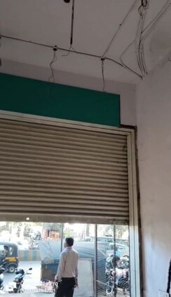Retail Shop For Rent in Golden Park Complex