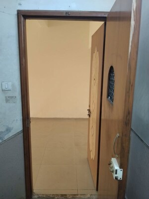 Furnished Amenities in 2 BHK Apartment at Agar Bazar – for Rent