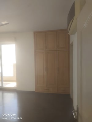 Room in 4 BHK Apartment at Bestech Park View Spa, Sector 47 – for Rent