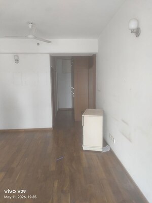 Room in 4 BHK Apartment at Bestech Park View Spa, Sector 47 – for Rent