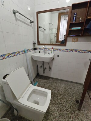Team Area in 2 BHK Builder Floor at Sushant Lok I – for Rent