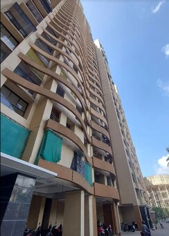 2 BHK + Pooja Room,Servant Room Apartment For Rent in Hubtown Greenwoods D Wing