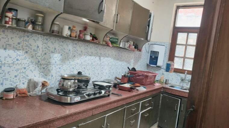 Kitchen, sector 43 3 Bedroom 215 Sq.Yd. Builder Floor In Sector 43 Gurgaon 10408062