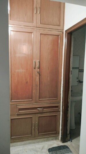 Furnished Amenities in 3 BHK Builder Floor at Sector 43 – for Rent