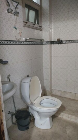 Bathroom in 3 BHK Builder Floor at Sector 43 – for Rent