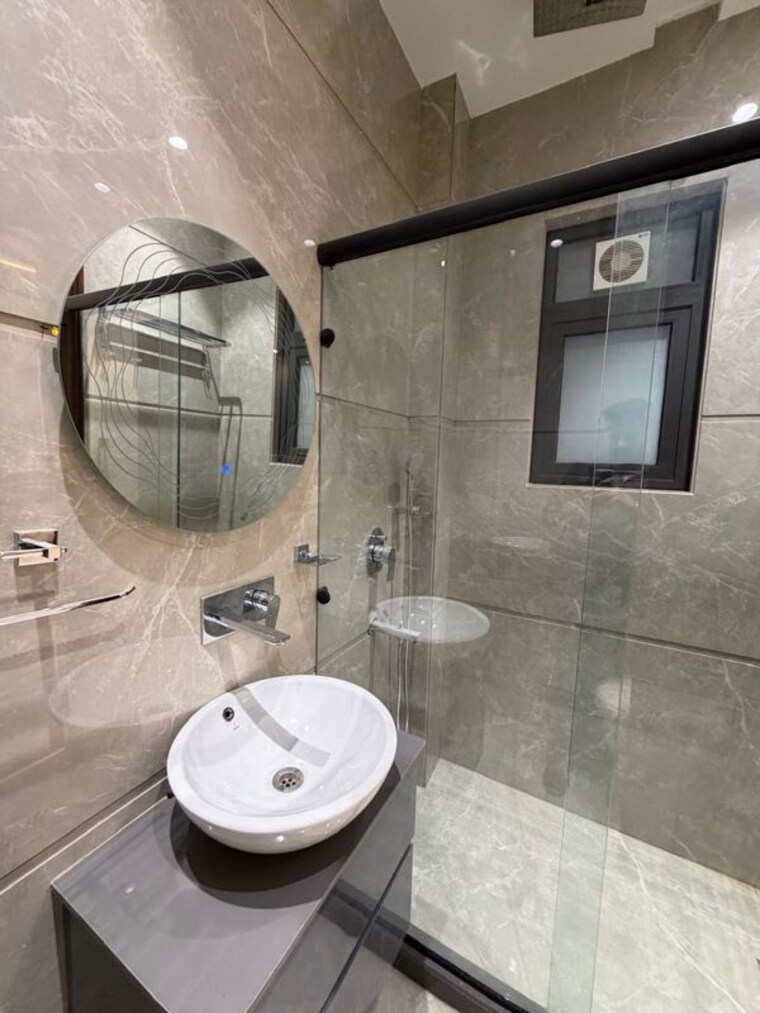 Bathroom, vikas puri 3 Bedroom 1800 Sq.Ft. Builder Floor In Vikas Puri Delhi 10407898