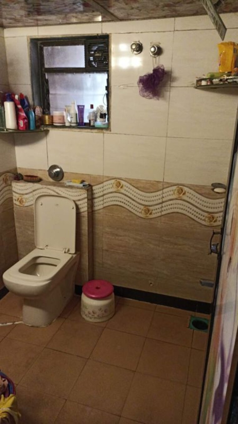 Bathroom, century bazar 1 Bedroom 400 Sq.Ft. Apartment In Century Bazar Mumbai 10408086