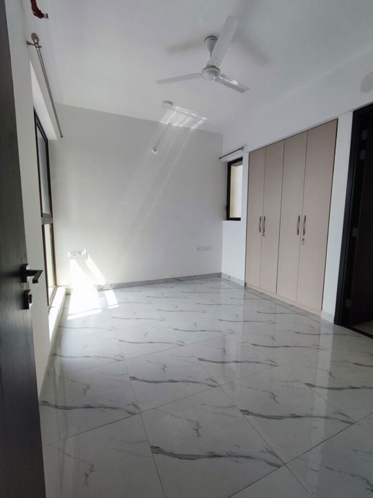 Bathroom, raymond-realty-phase-ii 2 Bedroom 675 Sq.Ft. Apartment In Pokhran Road No Two Thane 10408084