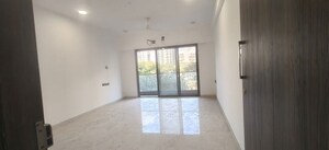 Room in 4 BHK Apartment at Gurukrupa Alaknanda, Vile Parle West – for Sale