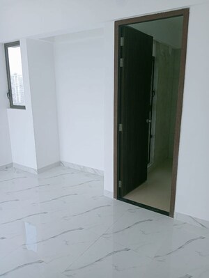 Room in 2 BHK Apartment at Raymond Realty Phase II, Pokhran Road No Two – for Rent