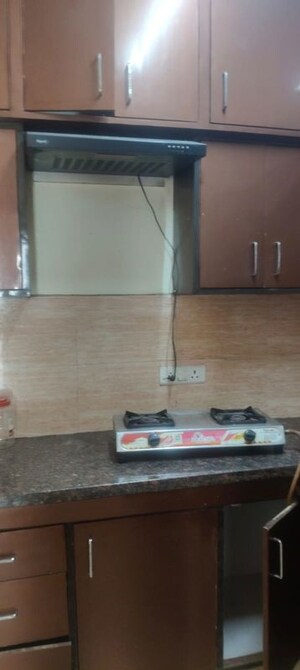 Furnished Amenities in 3 BHK Apartment at Omaxe R2, Gomti Nagar – for Rent