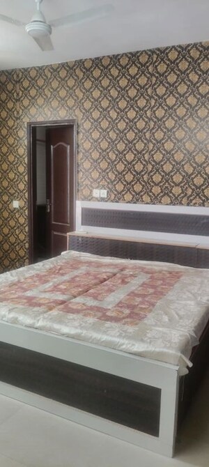 Bedroom in 3 BHK Apartment at Omaxe R2, Gomti Nagar – for Rent