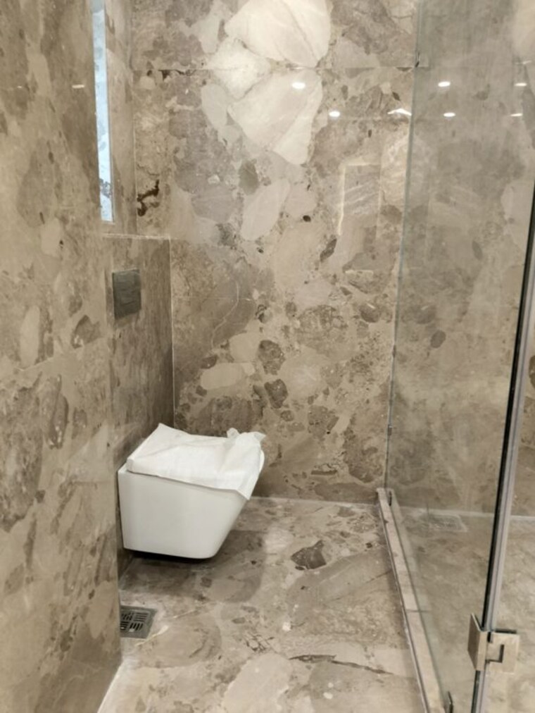 Bathroom, greater kailash i 5 Bedroom 5000 Sq.Ft. Independent House In Greater Kailash I Delhi 10408171