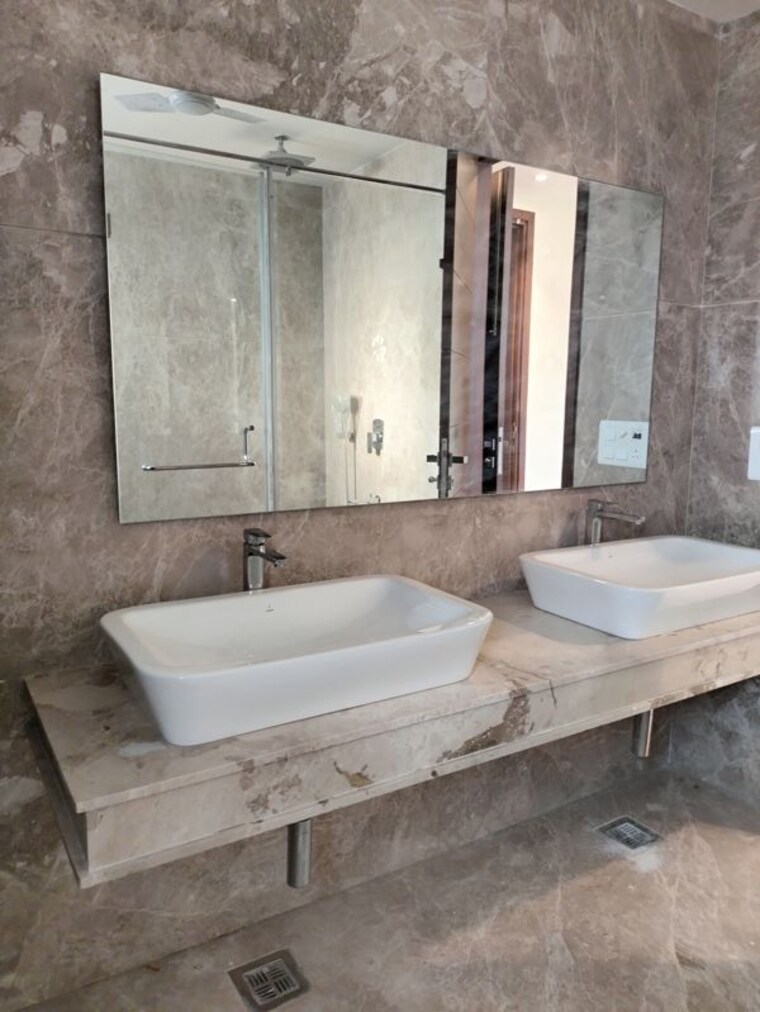 Bathroom, greater kailash i 5 Bedroom 5000 Sq.Ft. Independent House In Greater Kailash I Delhi 10408171