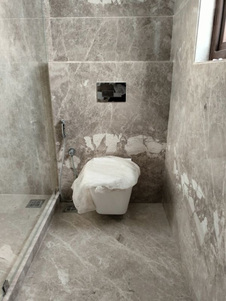 Bathroom, greater kailash i 5 Bedroom 5000 Sq.Ft. Independent House In Greater Kailash I Delhi 10408171