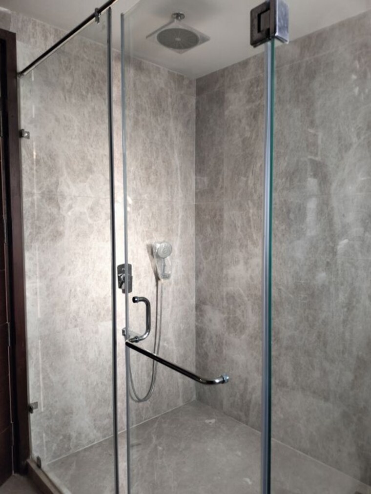 Bathroom, greater kailash i 5 Bedroom 5000 Sq.Ft. Independent House In Greater Kailash I Delhi 10408171