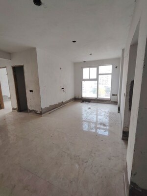 Room in 3 BHK Apartment at Omaxe Hazratganj Residency, Gomti Nagar – for Sale