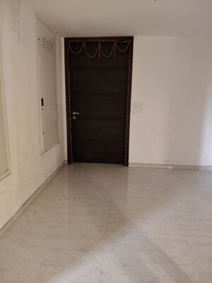 Room in 3 BHK Apartment at Omaxe Hazratganj Residency, Gomti Nagar – for Sale