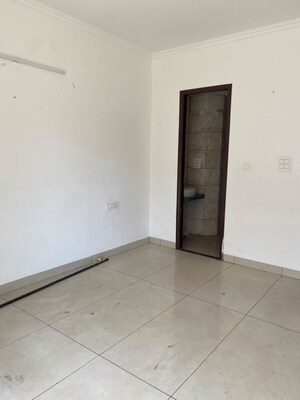 Room in 3 BHK Apartment at Maxxus Elanza, International Airport Road – for Rent
