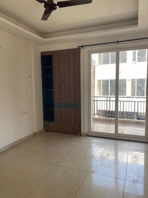 Room in 3 BHK Apartment at Maxxus Elanza, International Airport Road – for Rent