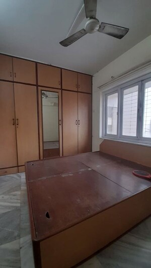 Room in 1 RK Apartment at Dattani Park 7A, Kandivali East – for Sale