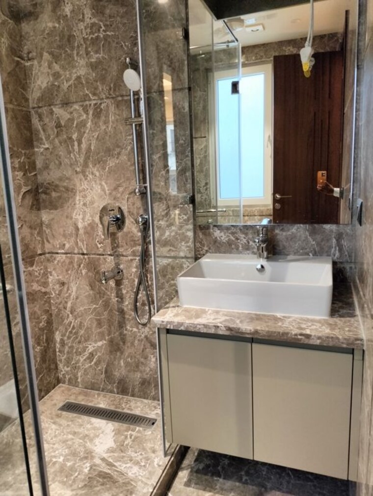 Bathroom, hauz khas 3 Bedroom 2500 Sq.Ft. Apartment In Hauz Khas Delhi 10408238