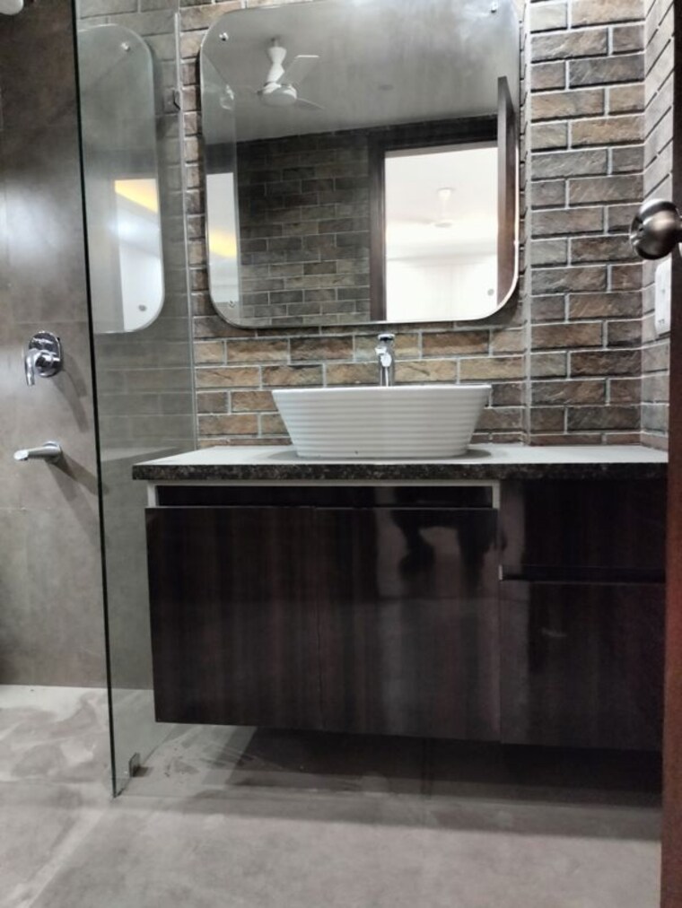 Bathroom, hauz khas 3 Bedroom 2700 Sq.Ft. Apartment In Hauz Khas Delhi 10408244