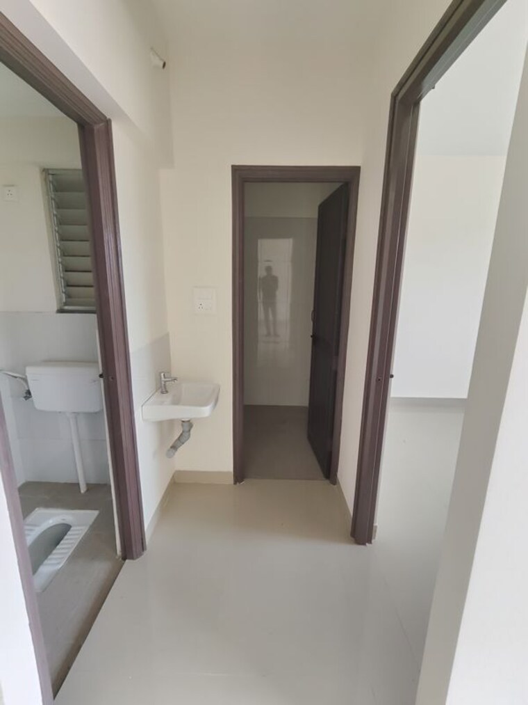 Bathroom, magarpatta-riverview-city 1 Bedroom 700 Sq.Ft. Apartment In Loni Kalbhor Pune 10408235