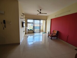 Room in 2 BHK Apartment at Serenity Heights, Malad West – for Rent