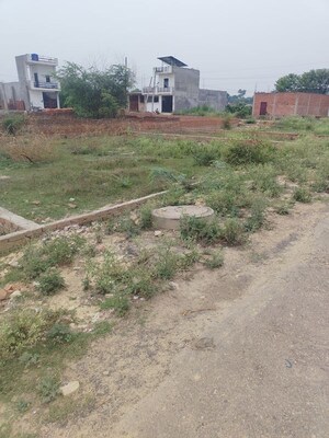  Plot For Sale in Jankipuram Extension