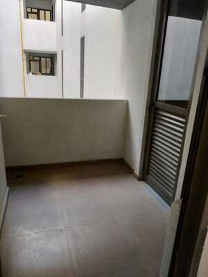 Room in 3 BHK Apartment at Adani Ten BKC, Bandra East – for Rent