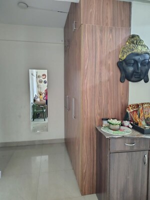 Room in 2 BHK Apartment at Suncity Avenue 76, Sector 76 – for Rent