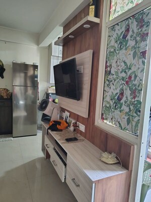 Room in 2 BHK Apartment at Suncity Avenue 76, Sector 76 – for Rent