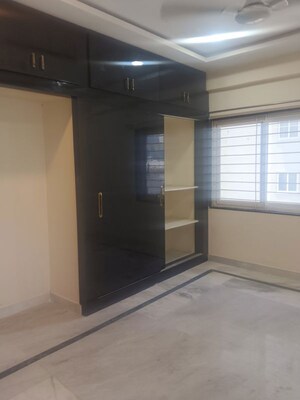 Room in 2 BHK Apartment at Manikonda – for Rent