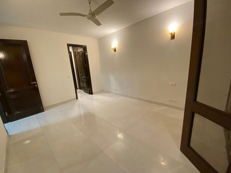 Room, lajpat nagar 4 3 Bedroom 1800 Sq.Ft. Builder Floor In Lajpat Nagar 4 Delhi 10408339