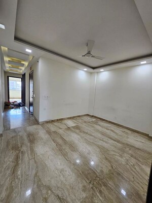 Room in 2 BHK Builder Floor at Lajpat Nagar 4 – for Rent