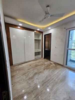 Room in 2 BHK Builder Floor at Lajpat Nagar 4 – for Rent