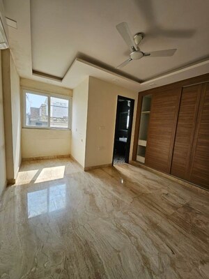 Room in 2 BHK Builder Floor at Lajpat Nagar 4 – for Rent