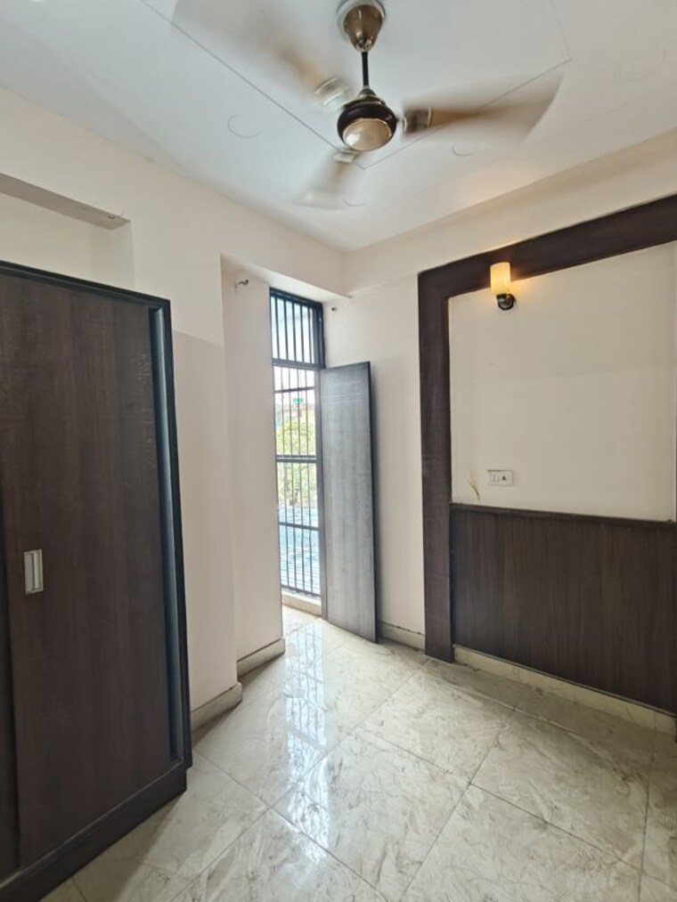 Room, niti khand i 3 Bedroom 1000 Sq.Ft. Builder Floor In Niti Khand I Ghaziabad 10408364