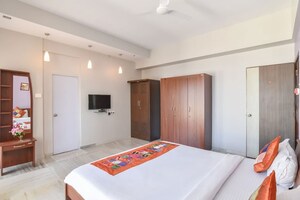 Bedroom in 4 BHK Apartment at Madhukunj Apartment Prabhadevi, Prabhadevi – for Rent