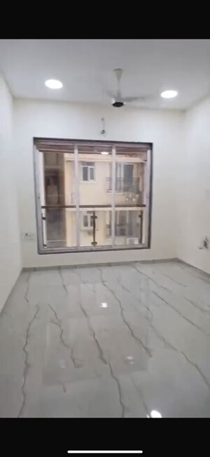 2.5 BHK Apartment For Rent in Kandivali West
