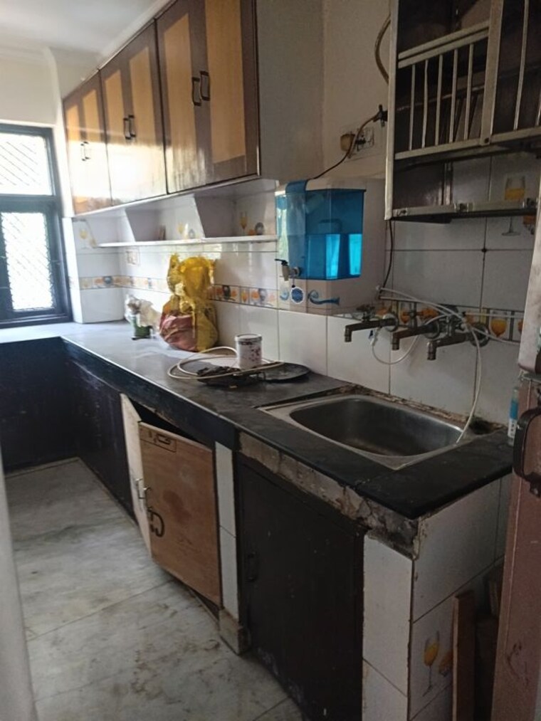 Kitchen, rohini sector 11 3 Bedroom 1200 Sq.Ft. Builder Floor In Rohini Sector 11 Delhi 10408387