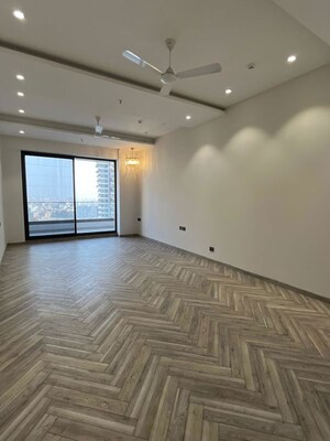 Room in 4 BHK Apartment at ABA County 107, Sector 107 – for Rent